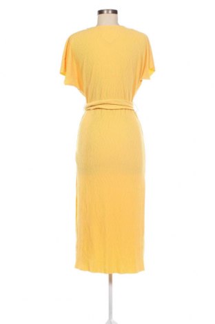 Φόρεμα Bershka, Μέγεθος XS, Χρώμα Κίτρινο, Τιμή 17,94 €