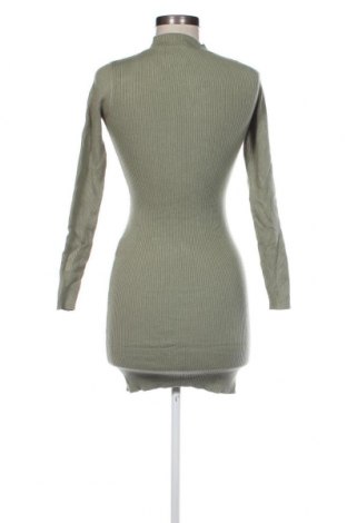 Kleid Bershka, Größe S, Farbe Grün, Preis 5,05 €