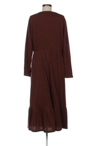 Kleid BloomChic, Größe XXL, Farbe Braun, Preis 33,40 €