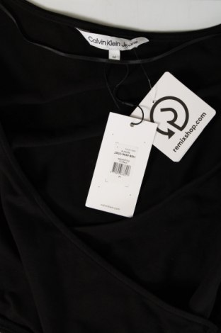 Рокля Calvin Klein Jeans, Размер M, Цвят Черен, Цена 124,80 лв.