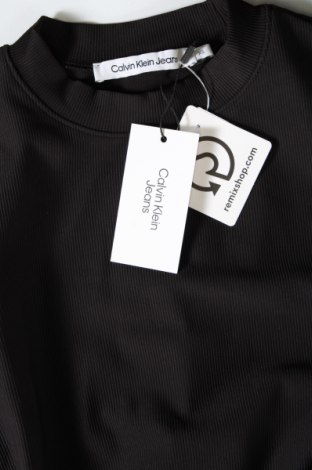 Рокля Calvin Klein Jeans, Размер XS, Цвят Черен, Цена 65,36 лв.