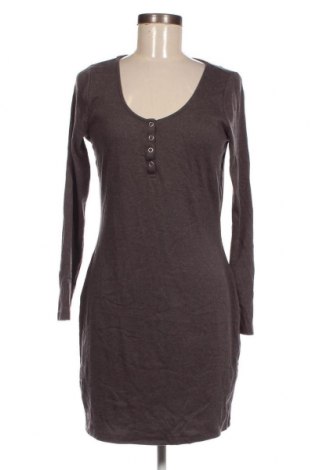 Kleid Even&Odd, Größe M, Farbe Grau, Preis 10,09 €
