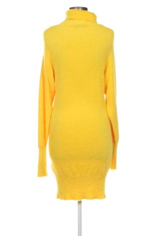 Φόρεμα Guess, Μέγεθος M, Χρώμα Κίτρινο, Τιμή 64,18 €