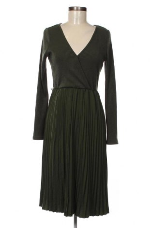 Φόρεμα Guess, Μέγεθος S, Χρώμα Πράσινο, Τιμή 40,45 €