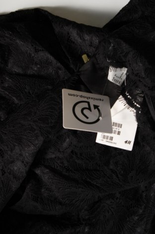 Рокля H&M, Размер S, Цвят Черен, Цена 55,80 лв.