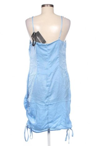 Kleid Pretty Little Thing, Größe M, Farbe Blau, Preis 12,80 €