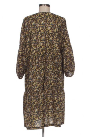Kleid Pull&Bear, Größe XL, Farbe Mehrfarbig, Preis 11,30 €