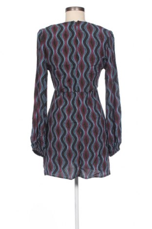 Kleid Pull&Bear, Größe M, Farbe Mehrfarbig, Preis 20,18 €