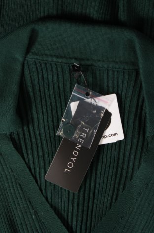 Kleid Trendyol, Größe L, Farbe Grün, Preis 22,27 €