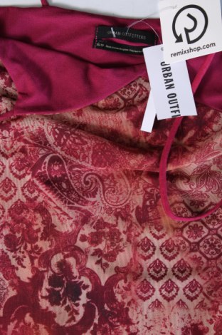 Kleid Urban Outfitters, Größe XS, Farbe Mehrfarbig, Preis 55,67 €
