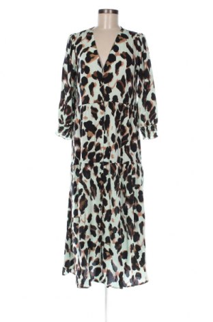 Kleid Y.A.S, Größe M, Farbe Mehrfarbig, Preis 77,11 €