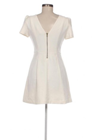 Kleid Zara Trafaluc, Größe M, Farbe Weiß, Preis 33,40 €