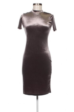 Рокля Zara Trafaluc, Размер S, Цвят Сребрист, Цена 8,16 лв.