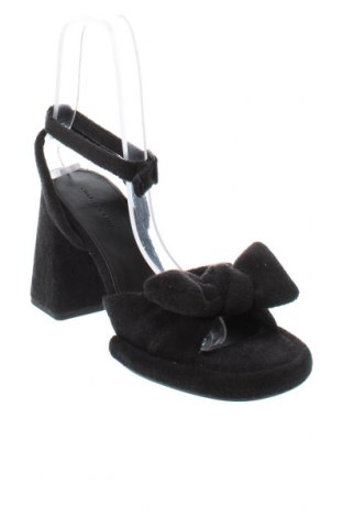 Sandalen Charles & Keith, Größe 40, Farbe Schwarz, Preis 37,20 €