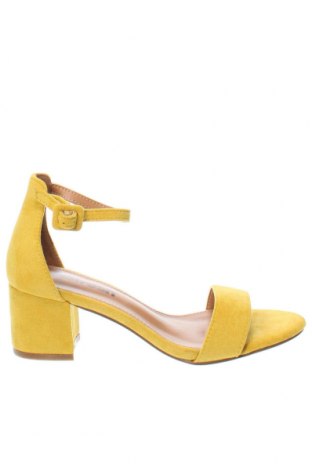 Sandalen Refresh, Größe 38, Farbe Gelb, Preis 12,00 €