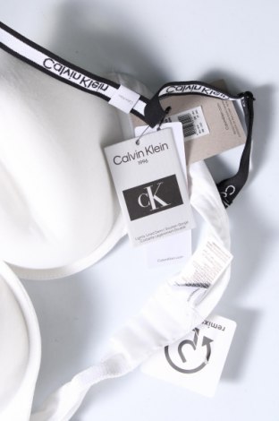 Сутиен Calvin Klein, Размер XL, Цвят Бял, Цена 109,00 лв.