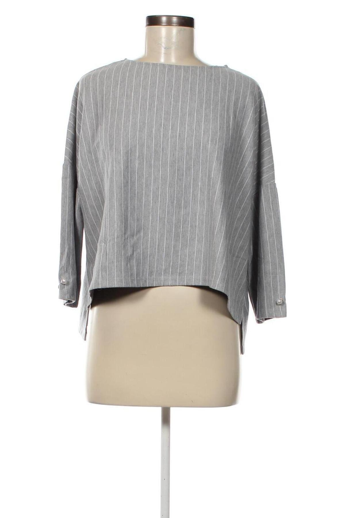 Damen Shirt Stradivarius, Größe L, Farbe Grau, Preis € 13,22