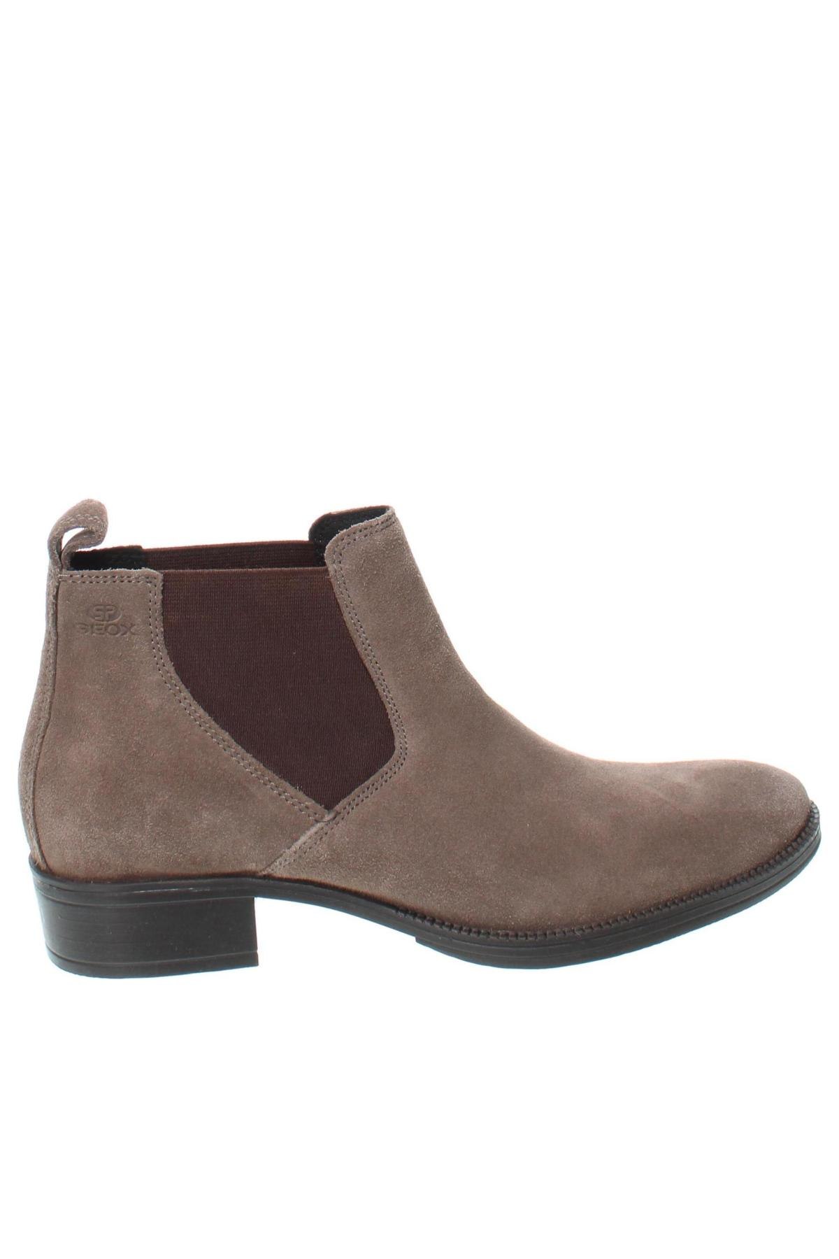 Botine de damă Geox, Mărime 36, Culoare Maro, Preț 871,71 Lei