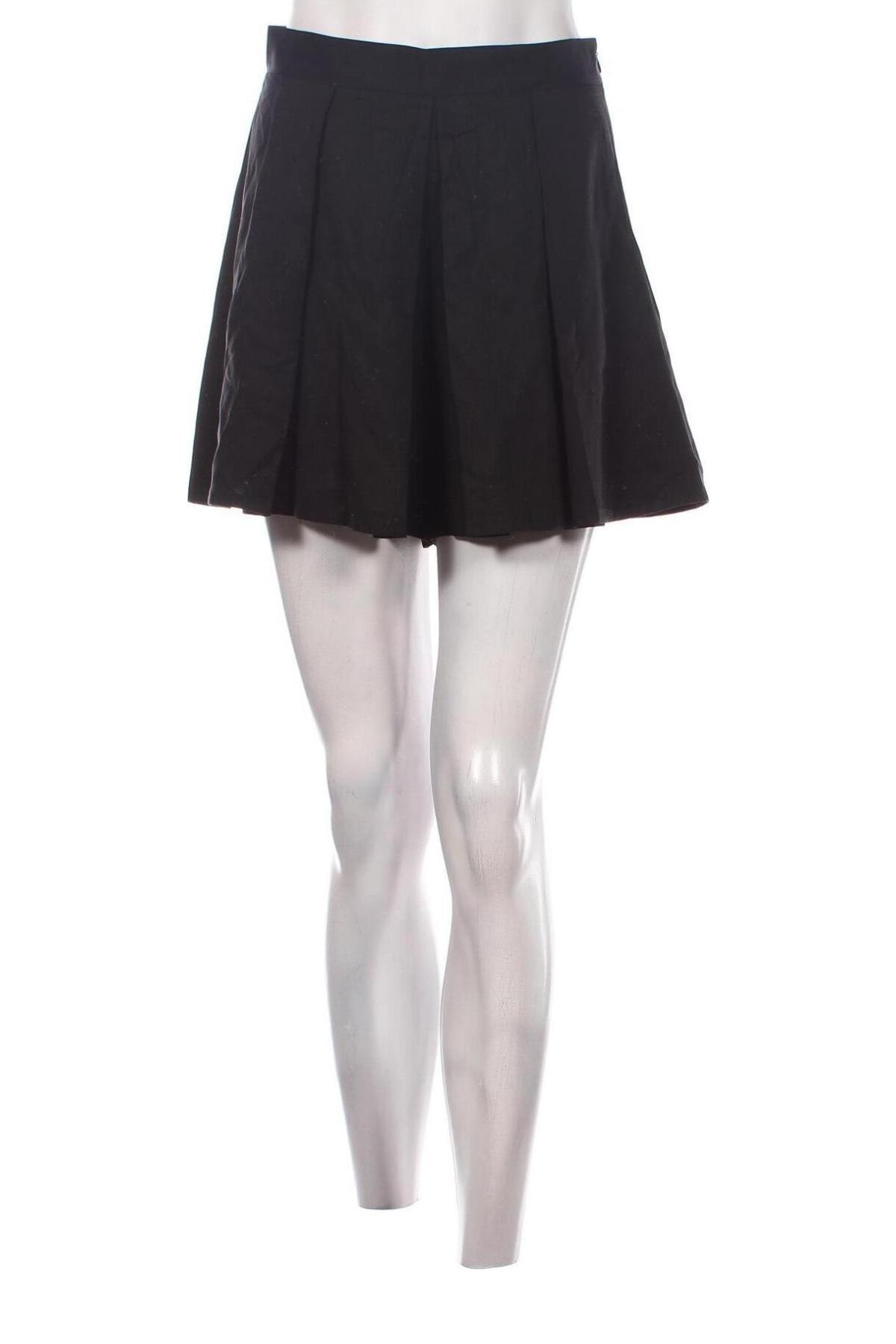 Γυναικείο κοντό παντελόνι Edited, Μέγεθος S, Χρώμα Μαύρο, Τιμή 8,33 €