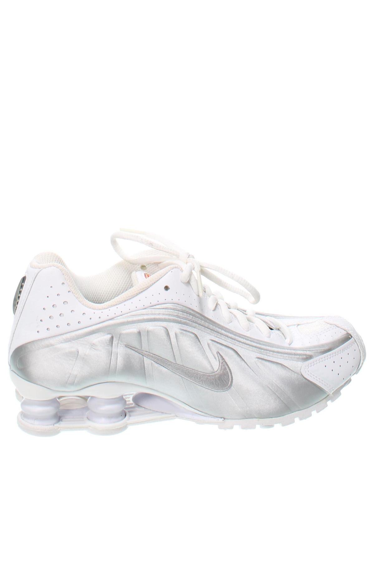 Дамски обувки Nike, Размер 38, Цвят Бял, Цена 151,01 лв.