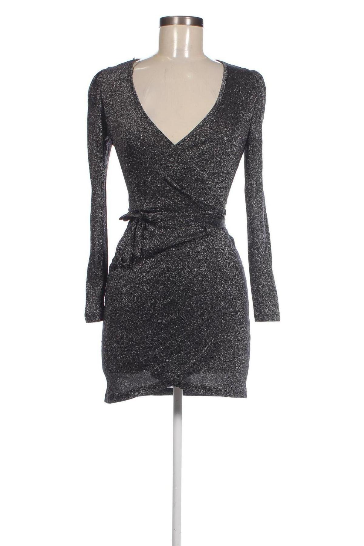 Kleid Atmos & Here, Größe XS, Farbe Schwarz, Preis € 13,36