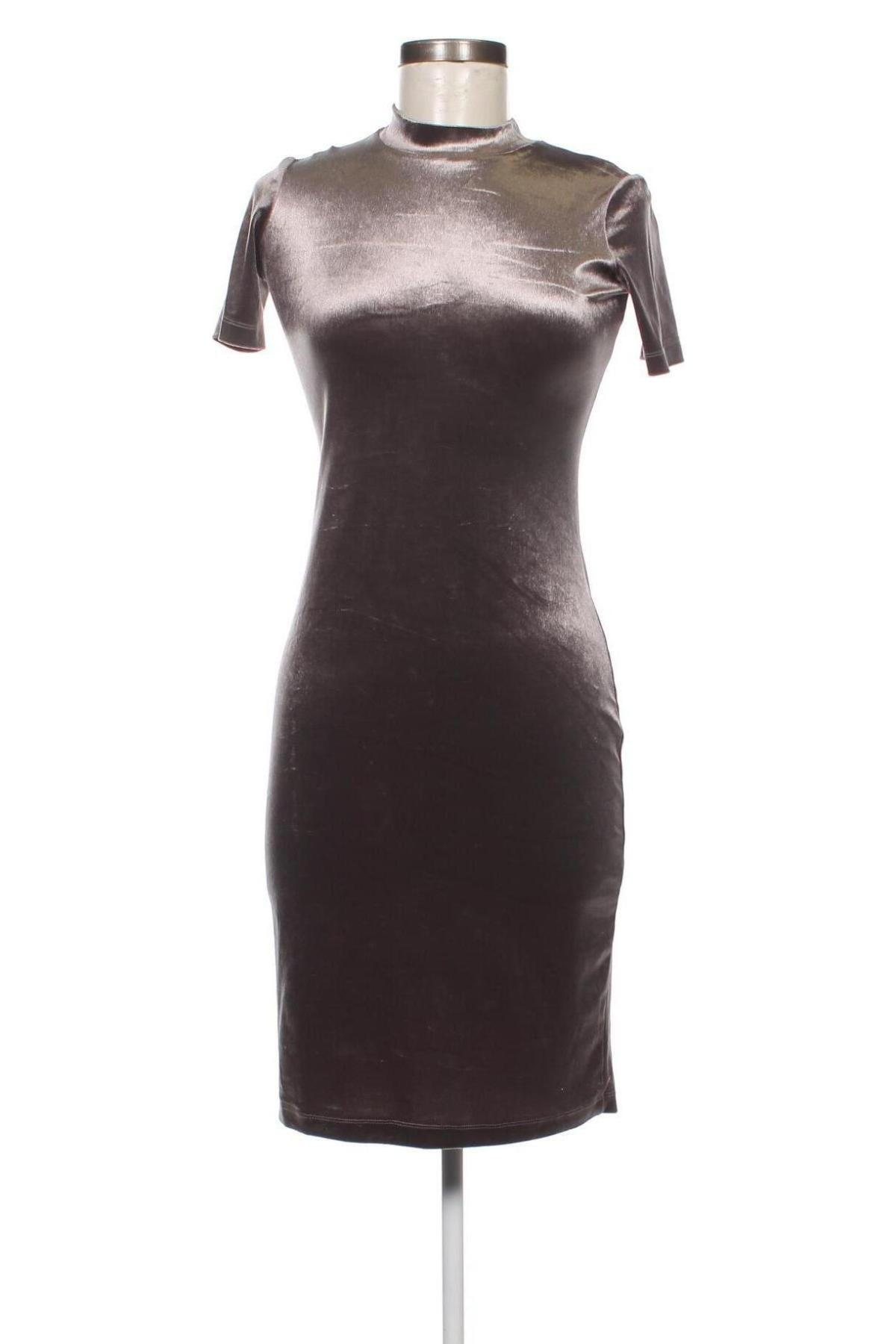 Šaty  Zara Trafaluc, Velikost S, Barva Stříbrná, Cena  130,00 Kč