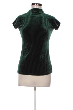 Дамска блуза NEW COLLECTION, Размер S, Цвят Зелен, Цена 17,99 лв.