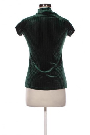 Дамска блуза NEW COLLECTION, Размер S, Цвят Зелен, Цена 17,99 лв.