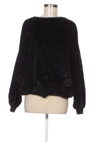 Dámská halenka Pull&Bear, Velikost M, Barva Černá, Cena  129,00 Kč