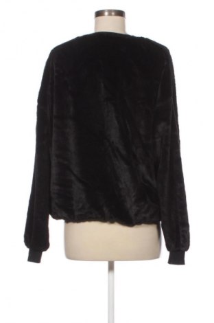 Dámská halenka Pull&Bear, Velikost M, Barva Černá, Cena  129,00 Kč