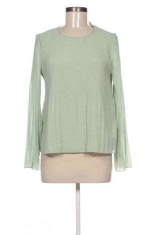 Damen Shirt Stradivarius, Größe S, Farbe Grün, Preis 13,99 €