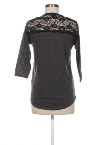 Дамска блуза Vero Moda, Размер S, Цвят Многоцветен, Цена 20,99 лв.