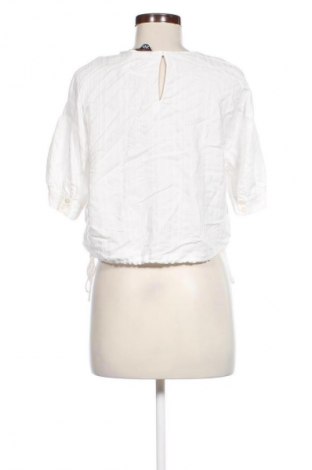 Дамска блуза Zara, Размер M, Цвят Бял, Цена 20,99 лв.