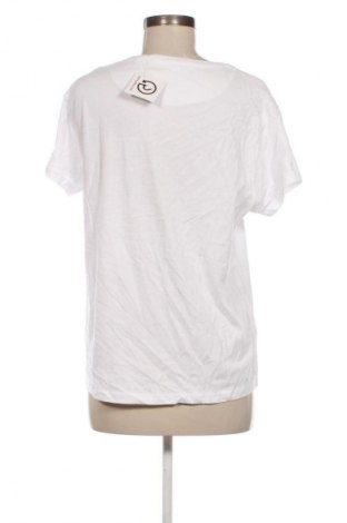 Γυναικείο t-shirt ONLY, Μέγεθος XL, Χρώμα Λευκό, Τιμή 8,99 €