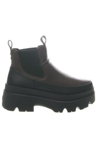 Дамски боти UGG Australia, Размер 39, Цвят Многоцветен, Цена 329,99 лв.