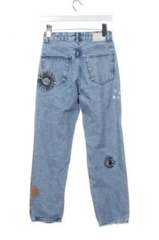 Damskie jeansy Bershka, Rozmiar XS, Kolor Niebieski, Cena 95,99 zł