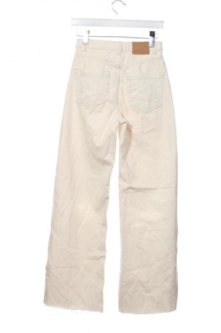 Dámske džínsy  Bershka, Veľkosť XS, Farba Kremová, Cena  6,95 €