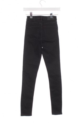 Damskie jeansy Bershka, Rozmiar XXS, Kolor Czarny, Cena 95,99 zł