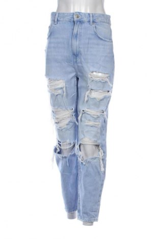 Blugi de femei Bershka, Mărime M, Culoare Albastru, Preț 94,99 Lei