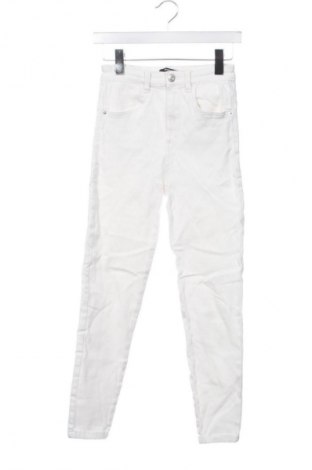 Damen Jeans Bershka, Größe S, Farbe Weiß, Preis € 20,99