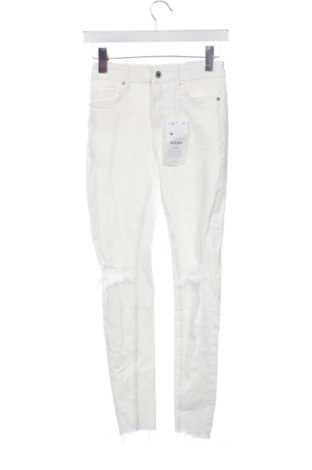 Dámské džíny  Bershka, Velikost XS, Barva Bílá, Cena  299,00 Kč