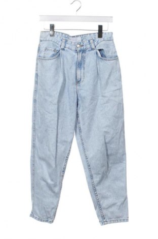 Damskie jeansy Bershka, Rozmiar XS, Kolor Niebieski, Cena 95,99 zł