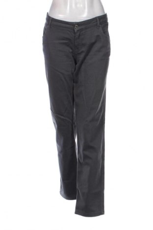 Дамски дънки Calvin Klein, Размер XXL, Цвят Сив, Цена 51,99 лв.