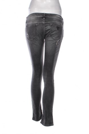 Damen Jeans Guess, Größe M, Farbe Grau, Preis 44,99 €