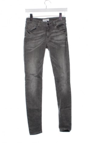 Damen Jeans Mango, Größe M, Farbe Grau, Preis 10,99 €