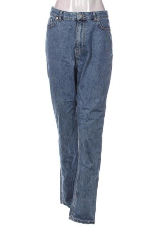 Damskie jeansy NA-KD, Rozmiar M, Kolor Niebieski, Cena 134,99 zł