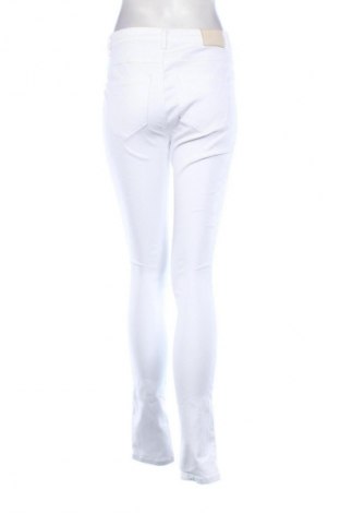 Blugi de femei ONLY, Mărime L, Culoare Alb, Preț 110,99 Lei