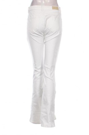Damen Jeans Pull&Bear, Größe M, Farbe Weiß, Preis 20,99 €