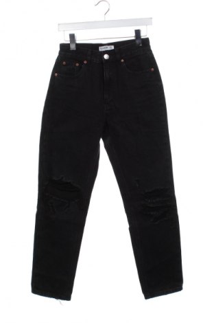 Дамски дънки Pull&Bear, Размер S, Цвят Черен, Цена 29,99 лв.