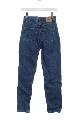 Damskie jeansy Pull&Bear, Rozmiar XS, Kolor Niebieski, Cena 95,99 zł